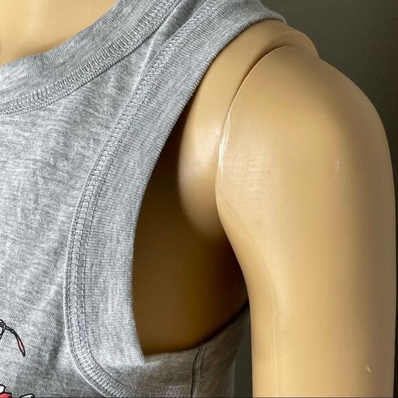 NWT Jerry Leigh Friends Sleeveless Central Perk Gray Tshirt Size Small - Picture 3 of 11